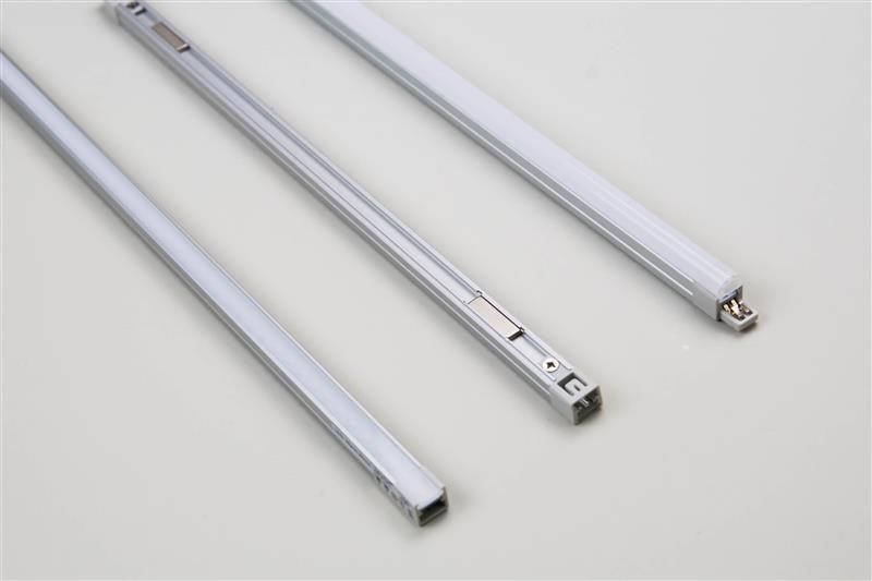 Magnetic LED light bar